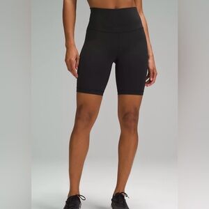 Lululemon Wunder Train High-Rise Short 8" Black Size  2